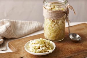 Makanan Fermentasi yang Baik untuk Ususmu: 5. Sauerkraut