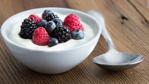 Makanan Fermentasi yang Baik untuk Ususmu: 3. Yoghurt