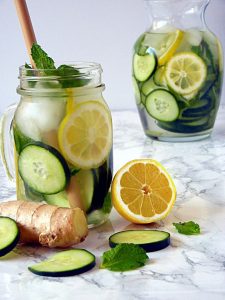 Infused Water: Aneka Minuman Untuk Buka Puasa ~ mentimun lemon