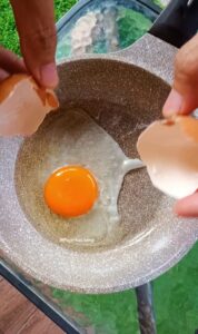 goreng telur dengan energel